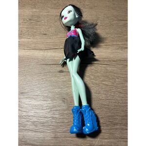Monster High Frankie Stein Doll Blue‎ Boots Pink Top Black Skirt Mattel 2015